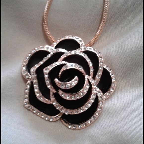 Necklace - Picture 3 of 4